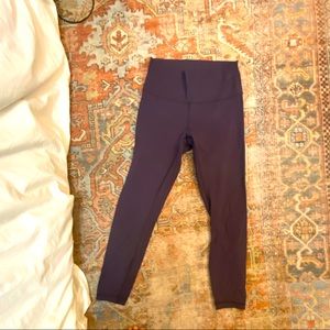 Lulu lemon size 8 Wunder Under purple 3/4 length